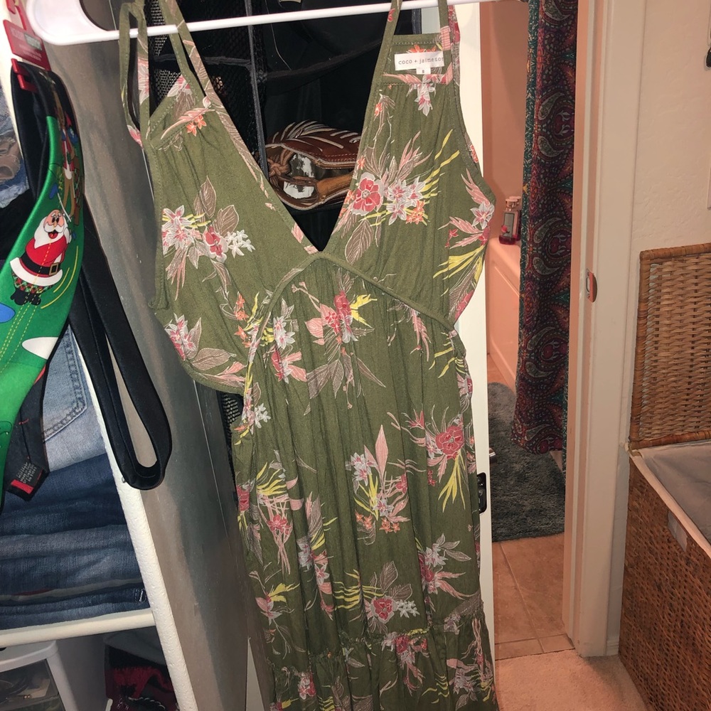Women’s coco+Jaimeson dress- size small